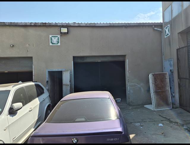 64M² WAREHOUSE TO LET IN DENVER